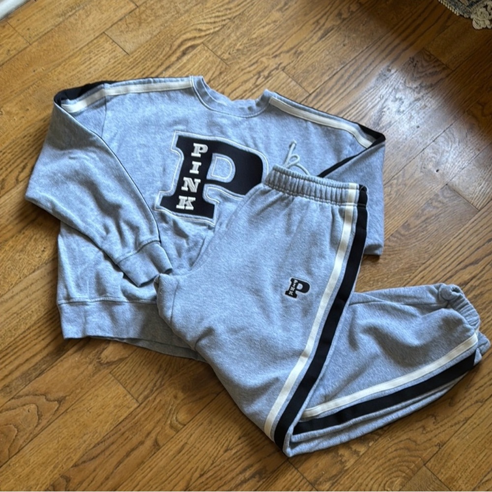 EUC VS PINK Gray Sweatpant - Medium